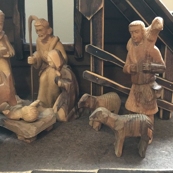 Vintage OAK Mid Century Large Olive Wood Creche Set - Picture 3 of 15